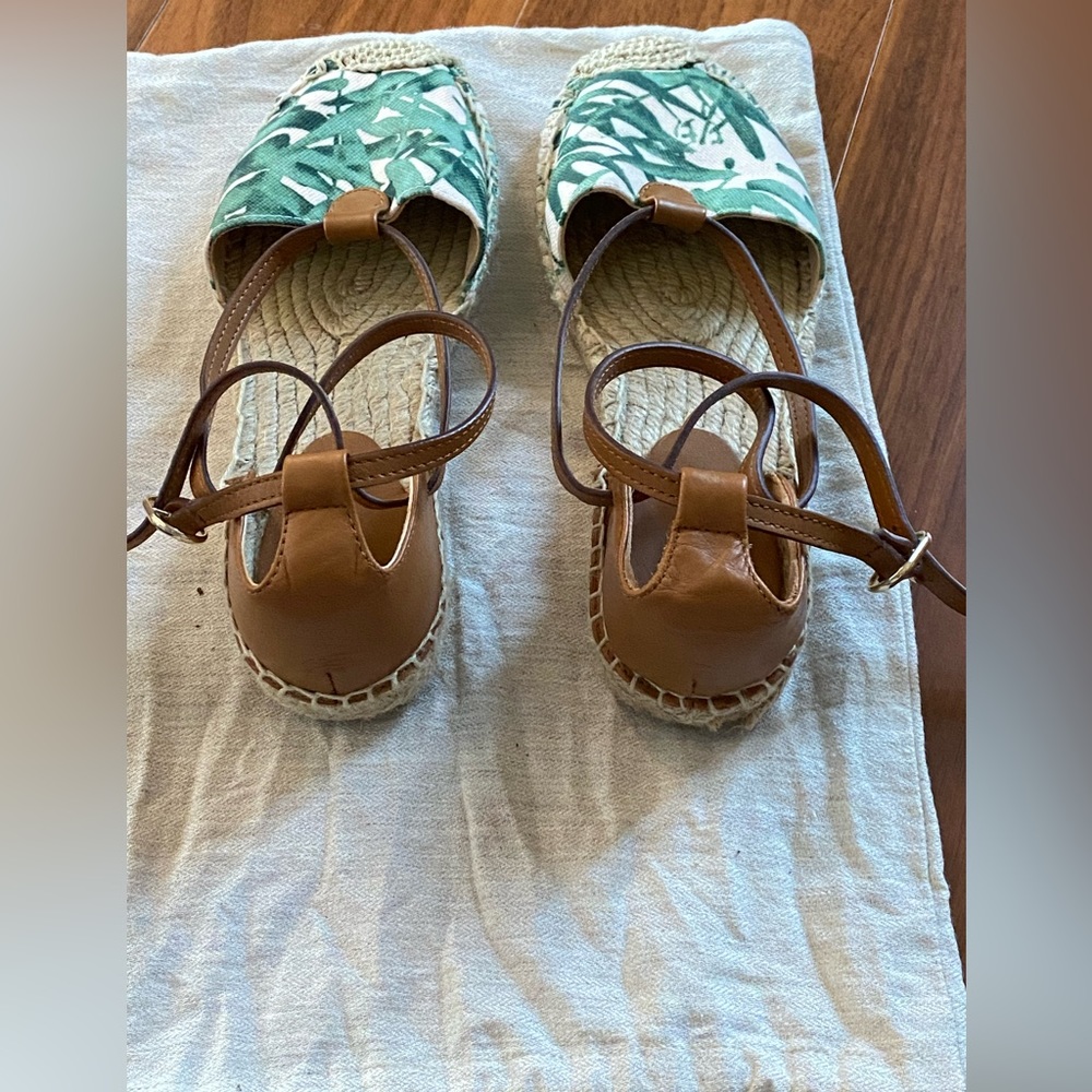 Espadrilles - Picture 3 of 3